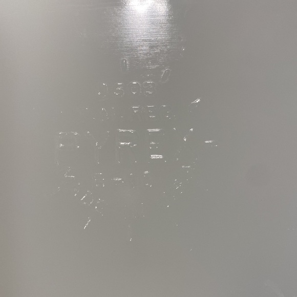 Vintage Pyrex baking dish - Picture 3 of 7